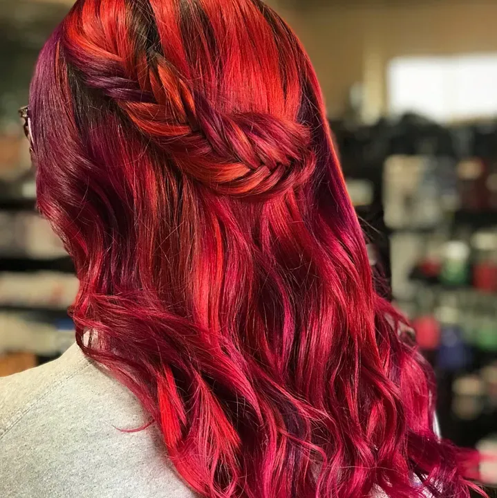 https://cdn.salonspotlight.com/photos/NAgqu2qU5cfSlElLDqUu/864a5ac7-1b18-4a97-9fc1-60f7a31e38de_720x720