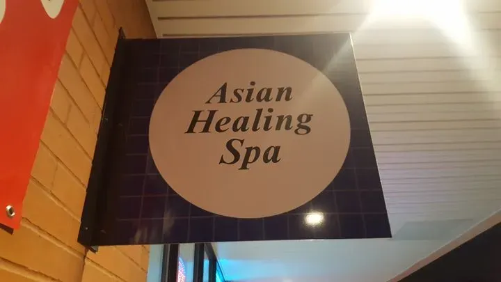 https://cdn.salonspotlight.com/photos/NBhJtGSg4lUjPpsEGS0a/868afc8f-3e84-4baf-8476-6be894c64e53_720x720