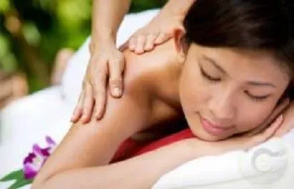 https://cdn.salonspotlight.com/photos/NBhJtGSg4lUjPpsEGS0a/c0e0b89c-5ab9-4fa1-a98f-8cfe9e9904d8_720x720