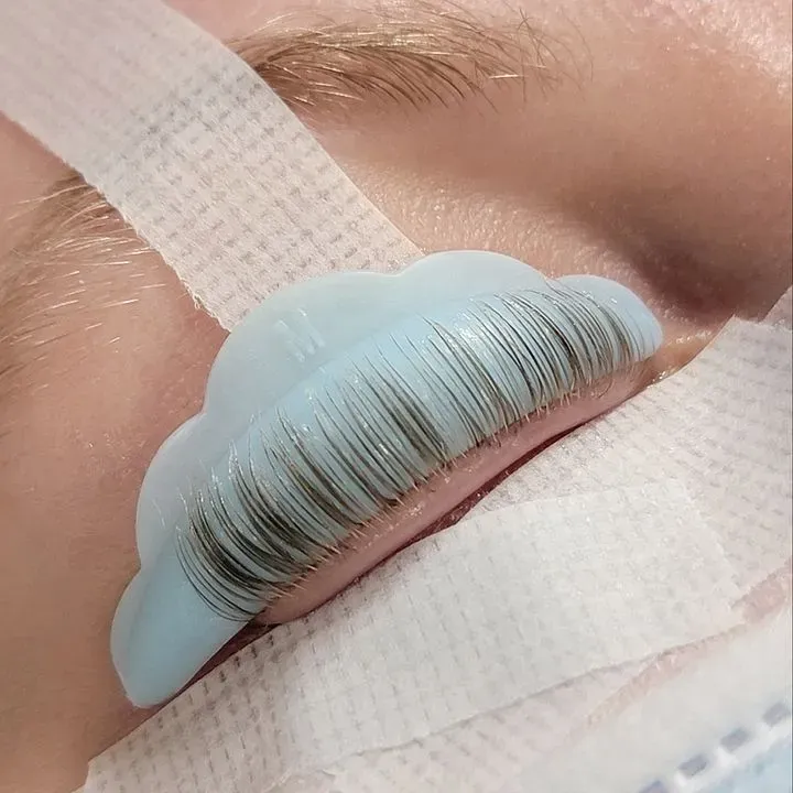 https://cdn.salonspotlight.com/photos/NCz3WhLjmOcnEHXeEFKv/bf859b55-351b-4e5e-bd45-f2a876734442_720x720