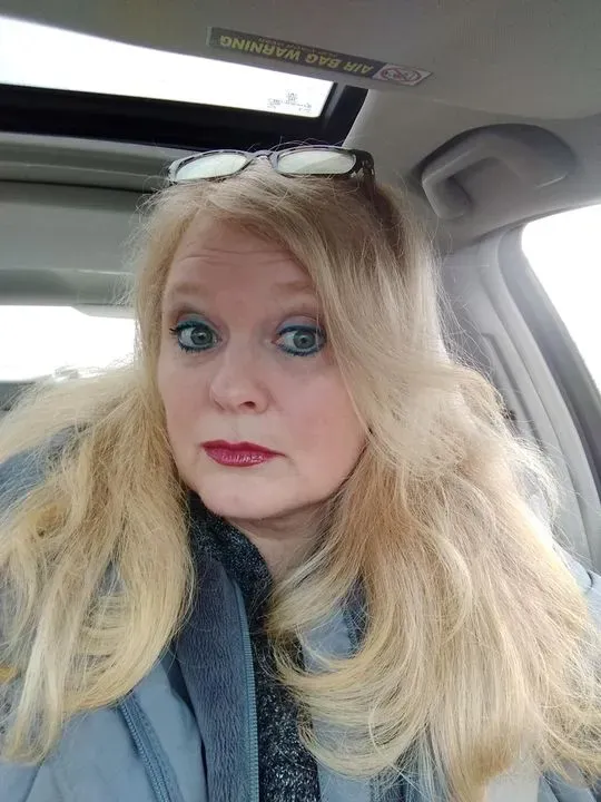 https://cdn.salonspotlight.com/photos/NDzhaXSeAJP95lwOJa0q/6c565f7f-ebda-4b84-aecc-1448ca963b14_720x720