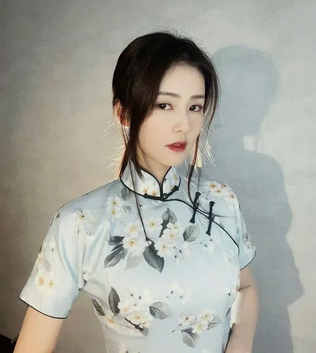 https://cdn.salonspotlight.com/photos/NFCOxw4HSlGpq2NbT2wm/154a7771-ea7c-41eb-a2b3-87615a64da0c_720x720
