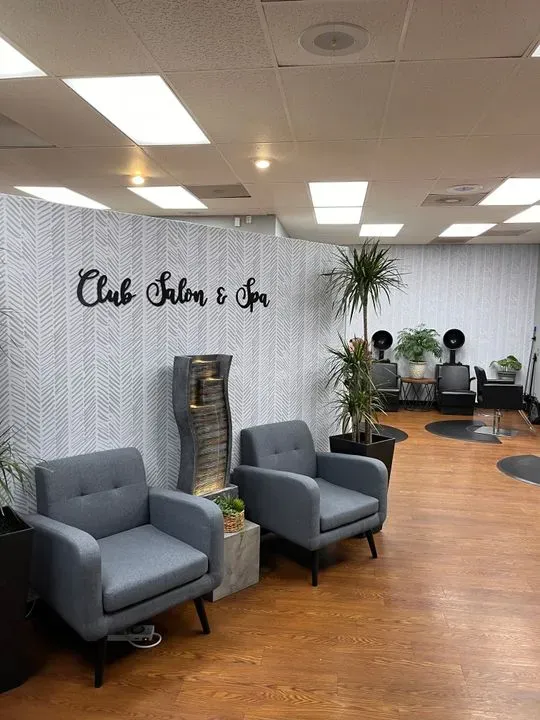https://cdn.salonspotlight.com/photos/NGKLu9R5xOPgSQKeovKz/596d687e-99bc-46ce-aa9d-d7637a36c944_720x720