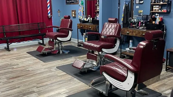 https://cdn.salonspotlight.com/photos/NHQTQMqwR4YKQHgTJc8t/b651969d-9593-402d-8a83-0dcdf1b14b5a_720x720