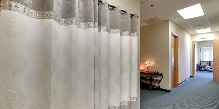 https://cdn.salonspotlight.com/photos/NIZeKLfk34jW5ixLnEa8/a946ab67-70e0-43c6-99e9-00277de286b3_720x720