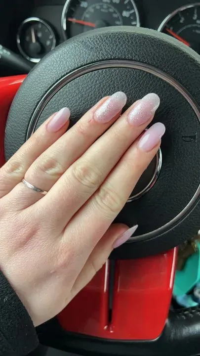 https://cdn.salonspotlight.com/photos/NImRKCjLbc36hj4ztvmB/be0bab85-8a93-4d1d-90d6-9a791d8f5787_720x720