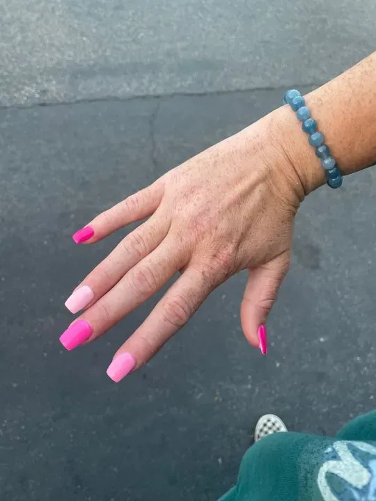 https://cdn.salonspotlight.com/photos/NL8yj2k0TNREt3Fythtz/3bcd2524-f316-446c-be92-1aaf930b3b6e_720x720