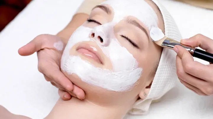 https://cdn.salonspotlight.com/photos/NMDCFpAh58DrtPIXT1br/a398055e-17ac-4d61-9ec4-05c9bff5a373_720x720