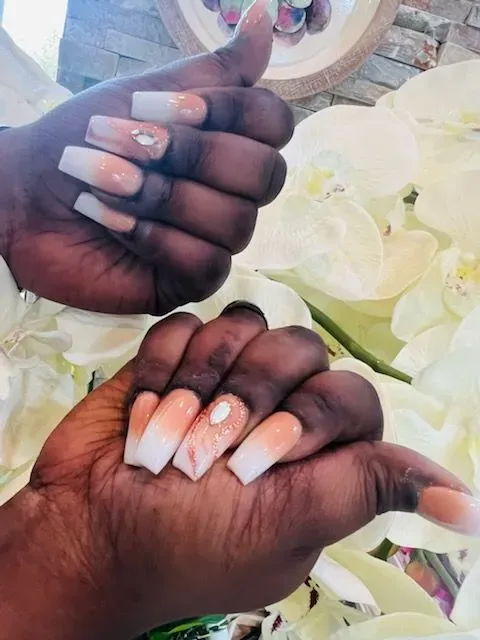 https://cdn.salonspotlight.com/photos/NOUPqSKd6OvigSXwGRL4/d6491b79-d84a-4282-97c8-463192124a49_720x720