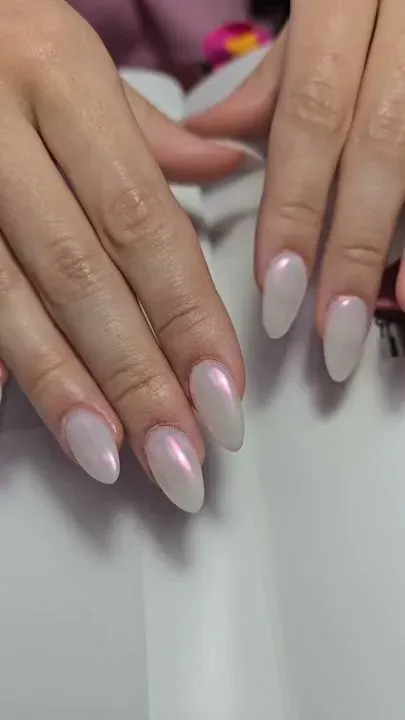 https://cdn.salonspotlight.com/photos/NOWsHj9KxfVE5SmpyZte/c27b4c2d-a6df-42b3-86d6-fa9d73231050_720x720