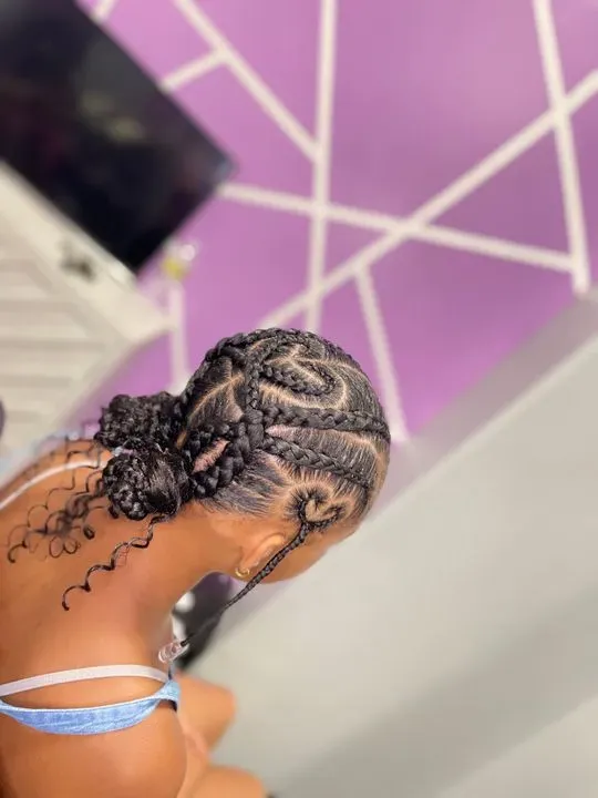 https://cdn.salonspotlight.com/photos/NPCmx3ISwMVwYq4rGOhN/5a298026-6294-4eaf-8f68-58d9d57787c1_720x720