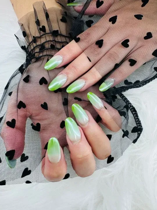 https://cdn.salonspotlight.com/photos/NQ6ZI8ou0BlXKdBdDxEd/72a321d8-1b66-4723-8201-a3540490f1e4_720x720