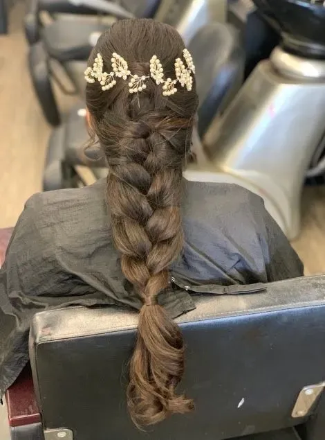 https://cdn.salonspotlight.com/photos/NQKWsTT3ihFvCDzA3eUZ/430bcecd-6009-47ce-959d-478073c6c694_720x720