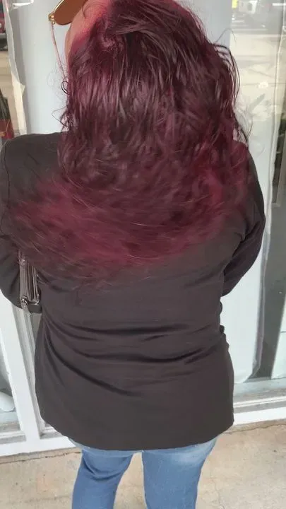 https://cdn.salonspotlight.com/photos/NQKWsTT3ihFvCDzA3eUZ/e450d18a-0734-4e87-bf77-df28351727ef_720x720