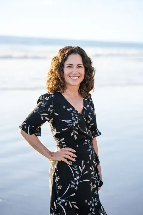 https://cdn.salonspotlight.com/photos/NQTBbcm50lf2drLdM4rN/2125a625-b34f-452d-b5c0-fe4954c9979b_720x720