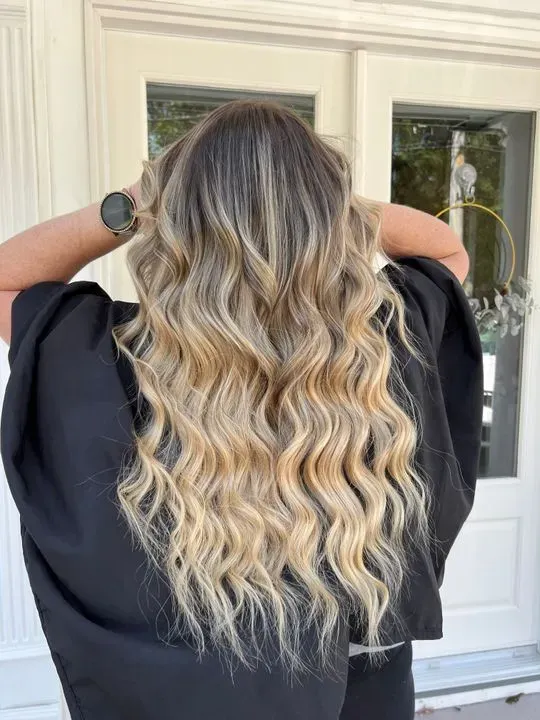 https://cdn.salonspotlight.com/photos/NRSBN6GzB7A7mZQEE6PG/16551d3e-db24-487e-bee1-f237cef49829_720x720