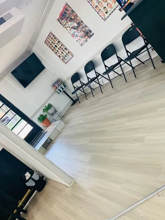 https://cdn.salonspotlight.com/photos/NRh9UHteDxairSzEDmyA/9677bb15-6d77-4288-8006-eac67d6f6caf_720x720