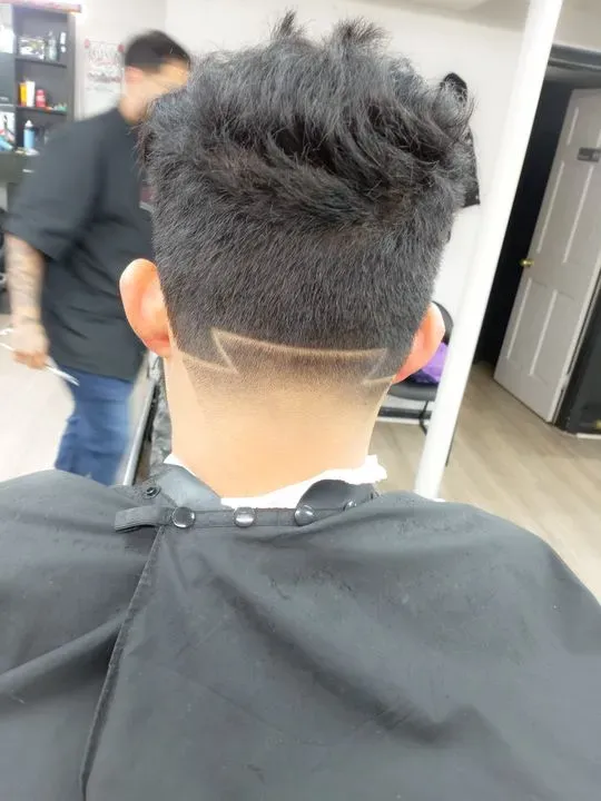 https://cdn.salonspotlight.com/photos/NRh9UHteDxairSzEDmyA/e159abd7-31f7-495e-bc61-a501300f0fb8_720x720
