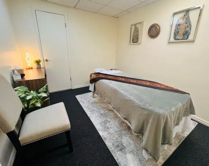 https://cdn.salonspotlight.com/photos/NS6hCH9Zw9vwggKuAv0k/ba77c9c3-8317-44f1-90b5-af05ffa16571_720x720