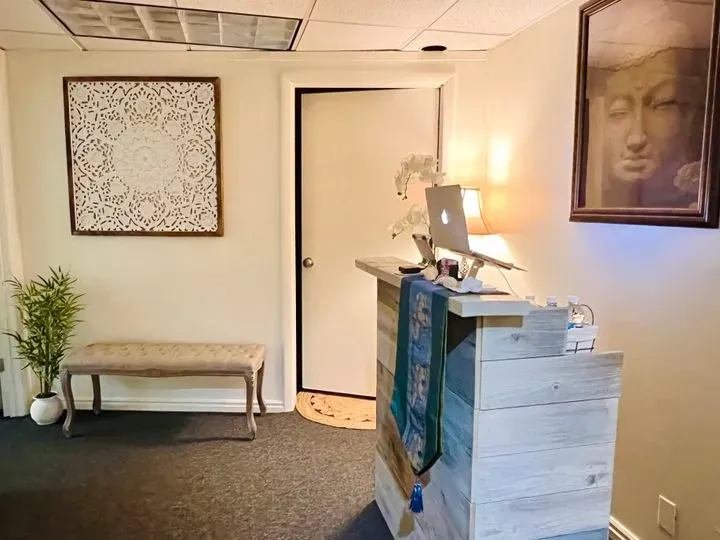 https://cdn.salonspotlight.com/photos/NS6hCH9Zw9vwggKuAv0k/ddbece59-4161-4693-99a7-1e547931e55e_720x720