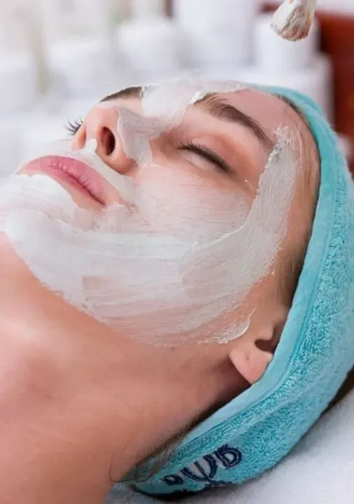 https://cdn.salonspotlight.com/photos/NSfWMJDFdCZ1fau1MY5q/7acb1607-9e33-46c0-98ec-87caa6cb0797_720x720