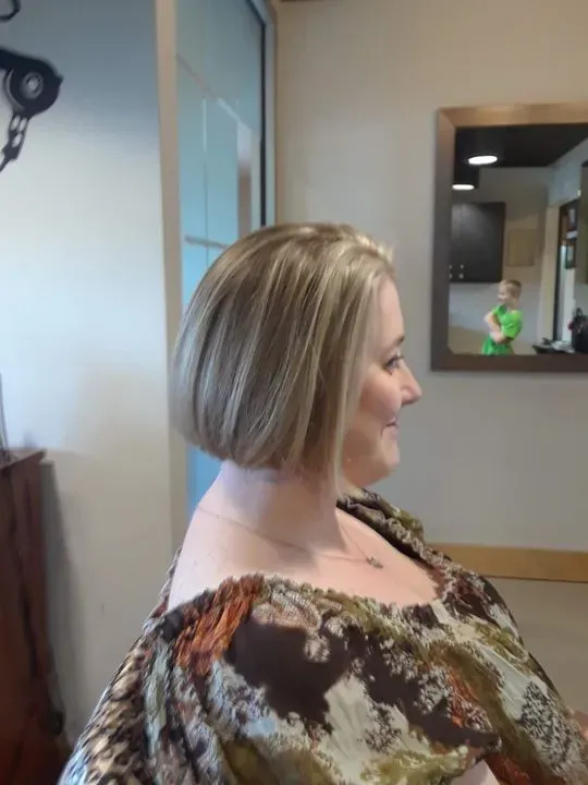 https://cdn.salonspotlight.com/photos/NTCBMQNXjyTtW1ZB5n7A/724281f8-6cd4-486f-83e2-41d951c8e774_720x720