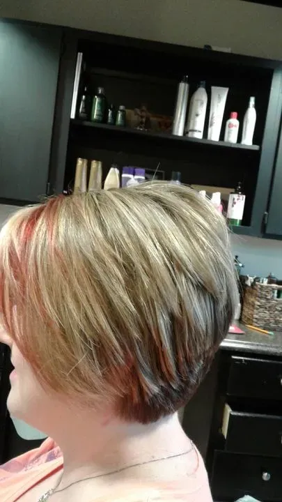 https://cdn.salonspotlight.com/photos/NTCBMQNXjyTtW1ZB5n7A/83d159e1-286f-4c48-ab19-4cff215095a8_720x720