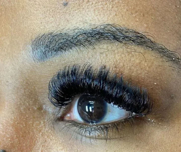 https://cdn.salonspotlight.com/photos/NTms01tAQauuJO9HVtdx/c2ec166f-9287-4f96-b133-33ce8230a6f4_720x720