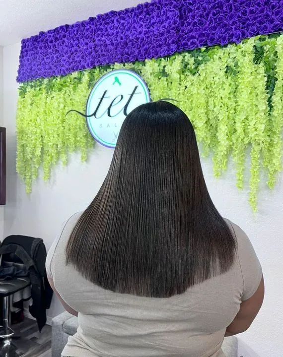 https://cdn.salonspotlight.com/photos/NV0TmeXeiTwSthghsdVG/5149dd2b-3b9c-498e-9b57-19ad7a2728f3_720x720