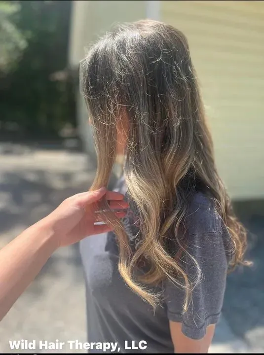 https://cdn.salonspotlight.com/photos/NWaBBj8iPmXfuSnROafg/1498e14d-10c4-40bd-927a-46a55c324a22_720x720