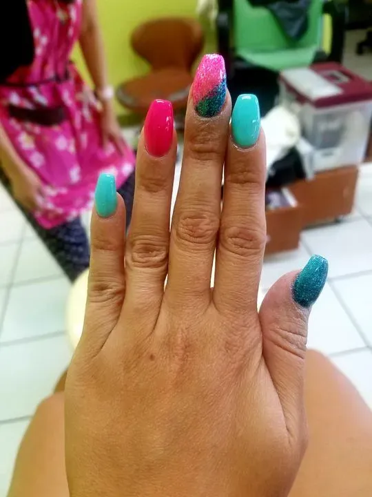 https://cdn.salonspotlight.com/photos/NX9vHj8pWnVbTMR1bCSu/7493bcb8-4614-482b-be56-44748d691545_720x720