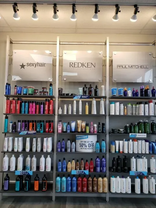https://cdn.salonspotlight.com/photos/NXeOEJZYTToKm5LGjhdJ/29d3d995-55c3-454d-a521-f2dd7bf7d4a2_720x720