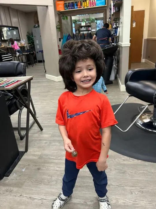 https://cdn.salonspotlight.com/photos/NYnvqnEEeDHcJo0bROTL/8e7e95a6-631b-4557-b2bc-ceb81e09380c_720x720