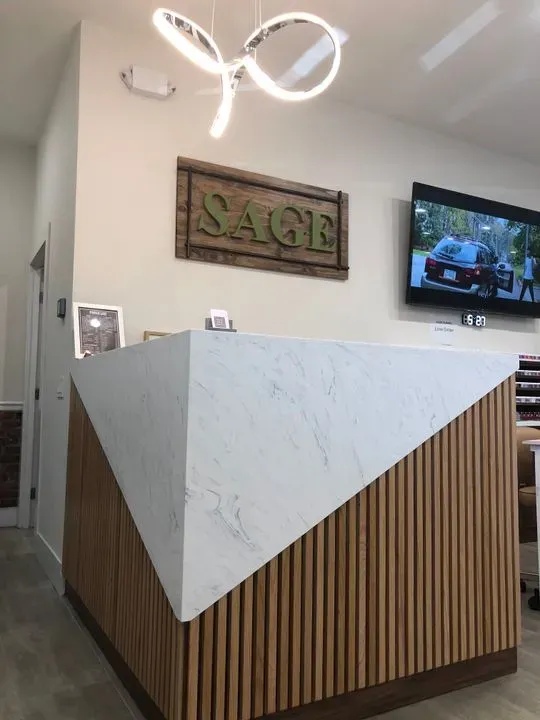 https://cdn.salonspotlight.com/photos/NbBwacf2QmdAzUY8T190/714831e1-9f79-4814-82da-bab9ecbfad98_720x720