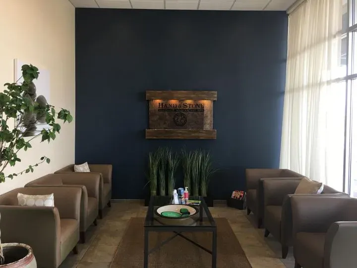 https://cdn.salonspotlight.com/photos/NdfZDZCDK9349bb6VlHs/c4a339c8-1141-4ec4-99ca-95b3f3dfa08a_720x720