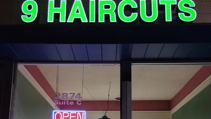 https://cdn.salonspotlight.com/photos/NdtsysF8Hl4wbSaOtM4z/71f529ba-3b3b-427e-b949-b993e6097417_720x720
