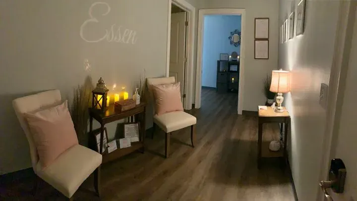 https://cdn.salonspotlight.com/photos/NfRMtnQvAzoSP6fHtRXE/46c4e6f0-b290-4ce6-bf11-355f91ec8895_720x720