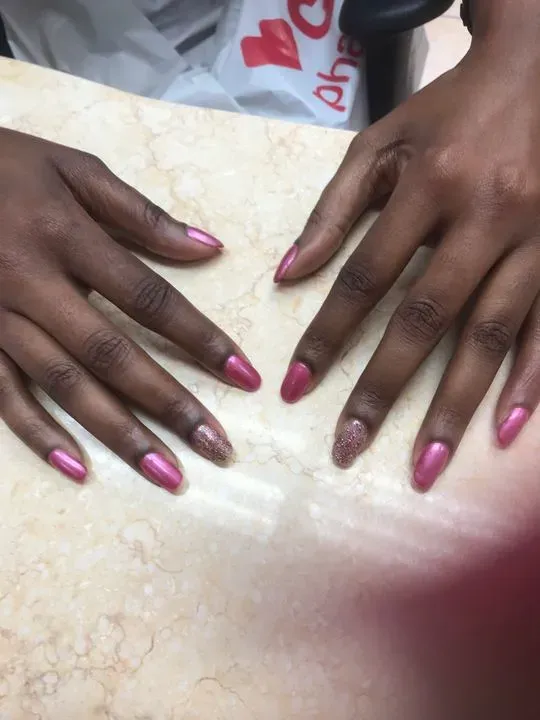 https://cdn.salonspotlight.com/photos/NfdJCPt23X2XBEmqkRnQ/337790dd-bf32-49f1-811b-90cfcc6c33a9_720x720