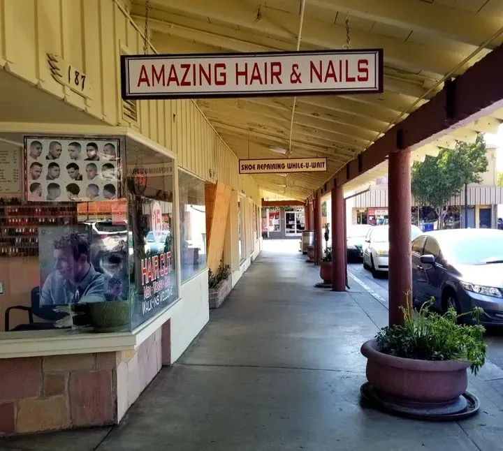 https://cdn.salonspotlight.com/photos/NfdJCPt23X2XBEmqkRnQ/63f62287-499c-417d-94ab-31f95217fac8_720x720