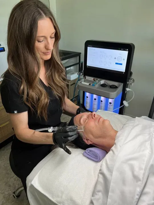 https://cdn.salonspotlight.com/photos/Nj5Q64ZwKDZA9D0ah0VP/2a08bfd6-a45a-4d23-b522-dca6afca618c_720x720