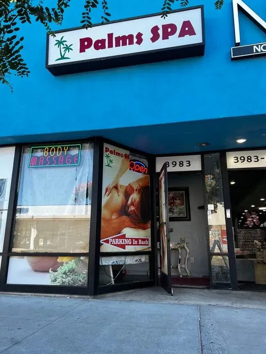 https://cdn.salonspotlight.com/photos/Nj9XVDkIeWXuCTDC0ZwT/b199b2f4-f515-4db3-b6e1-bd694913996b_720x720