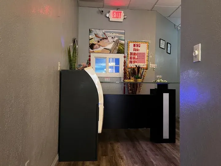 https://cdn.salonspotlight.com/photos/Nj9XVDkIeWXuCTDC0ZwT/fe85af5a-6303-4670-802e-f78c70f862fa_720x720