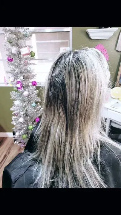 https://cdn.salonspotlight.com/photos/Nje2ijH4XcwJHhBhBTf3/b054ab69-d033-4157-9fc0-676baceae563_720x720