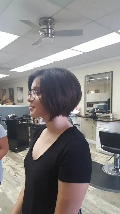 https://cdn.salonspotlight.com/photos/NmFA67IHu7epz8XZQSJp/9415852b-61df-4c34-ae46-9204b7ceb25e_720x720