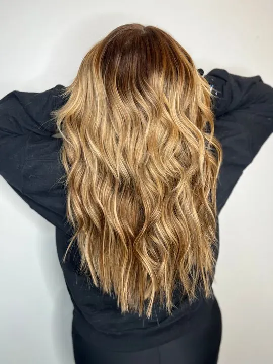 https://cdn.salonspotlight.com/photos/NntobbvDikdEAe0Zz7wU/a286c0e1-0ffc-447e-8325-41d17c29f9eb_720x720