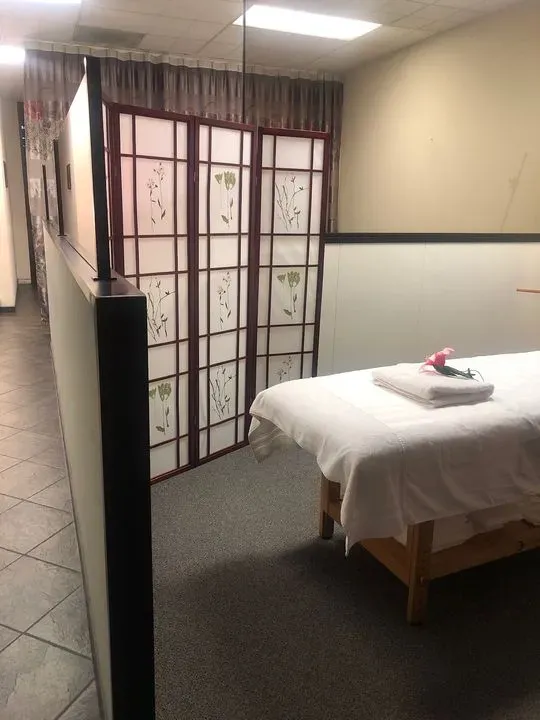 https://cdn.salonspotlight.com/photos/NosSxGqd1SPggSYFiOF2/4ae77fa0-e0e4-449a-afcc-27a7910c2590_720x720