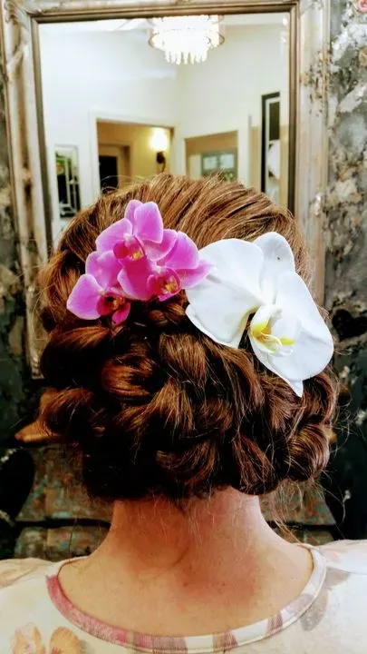 https://cdn.salonspotlight.com/photos/NvO1jGpmq2vCNLdrhlXG/d250fd00-44d5-4aaa-bddf-644220dda349_720x720