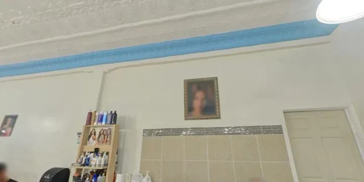 https://cdn.salonspotlight.com/photos/NxCiTaf4ZnoSzousYuCY/6710251e-0762-4ceb-9f7e-b7d31f4fe605_720x720