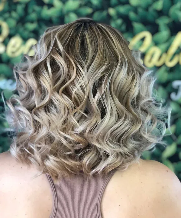 https://cdn.salonspotlight.com/photos/O0B0T028u0RLcRw2Sz6e/889e614e-333f-41c8-b236-071d8d609965_720x720