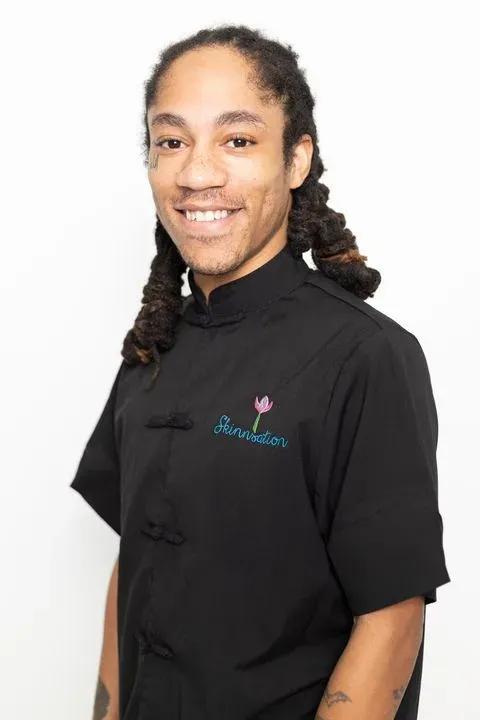 https://cdn.salonspotlight.com/photos/O0FN1VT1niHULfe5yeq1/bee24168-f92e-4442-a15e-315c64721ec0_720x720